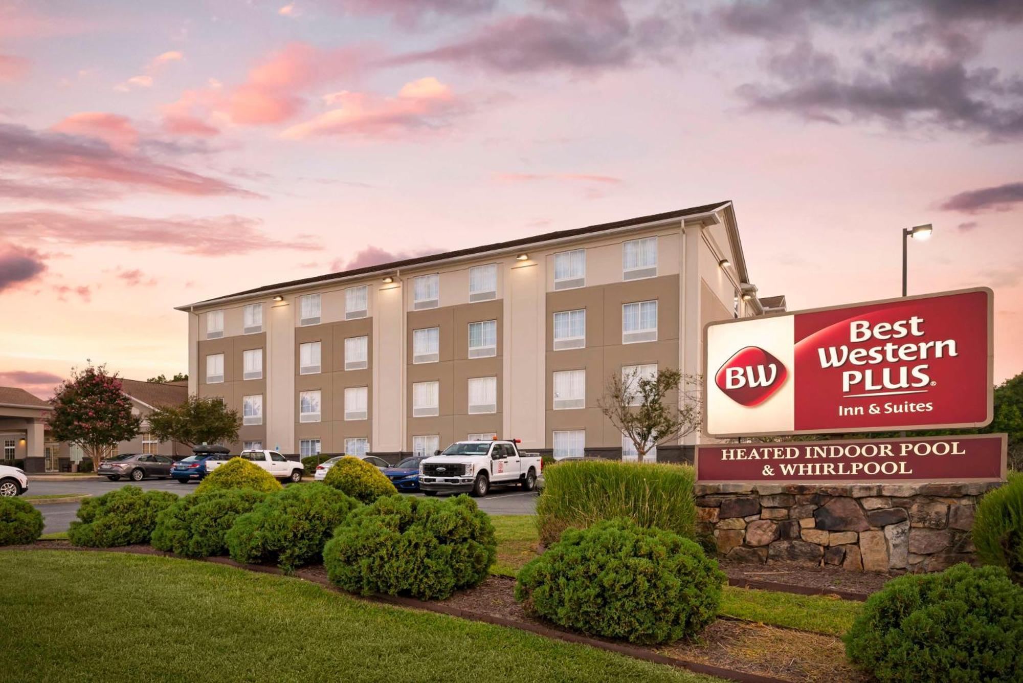Best Western Plus Crossroads Inn & Suites Zion Crossroads Kültér fotó